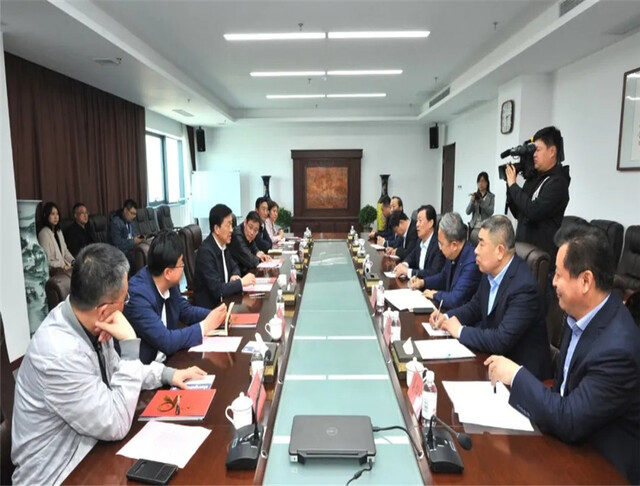 青島市委常委、膠州市委書記劉建軍調研重點建筑企業(圖3)